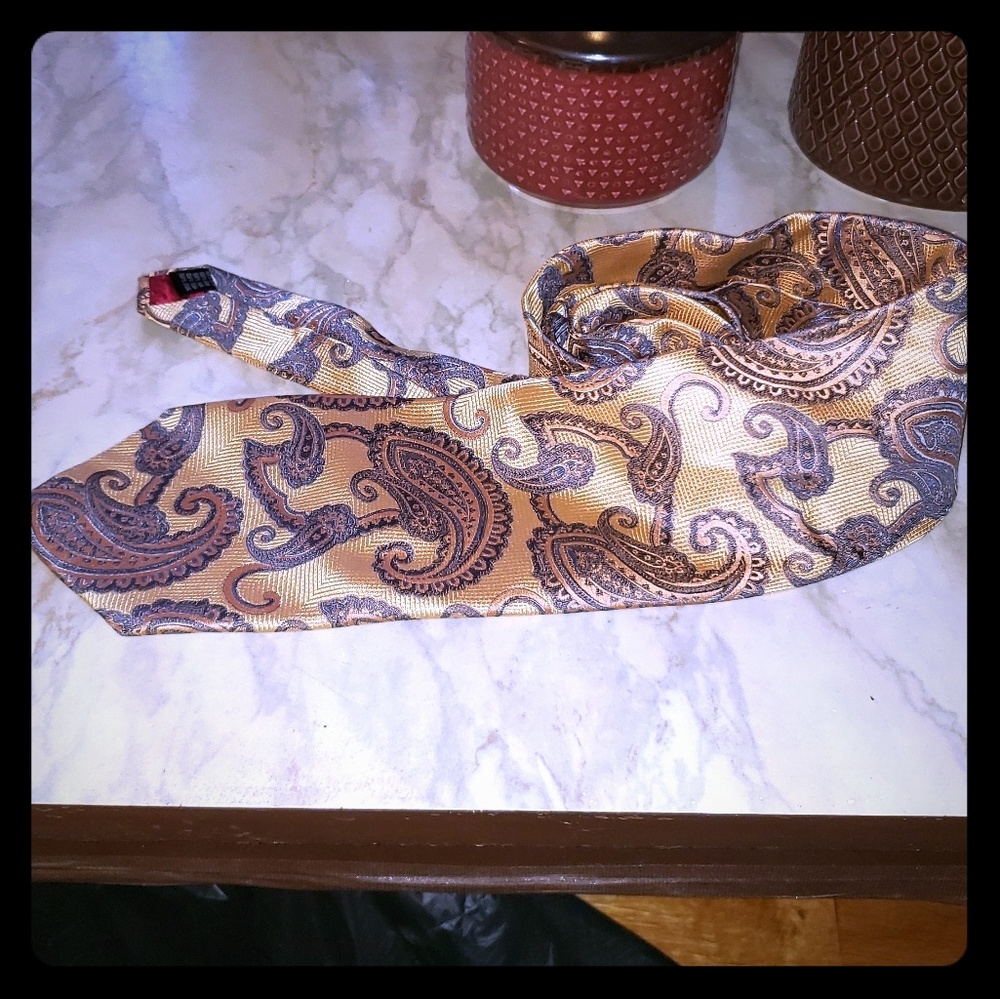 Smith and James Tie 👍